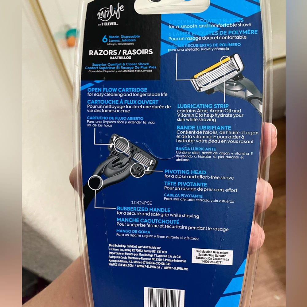 Razors - Picture 2 of 3
